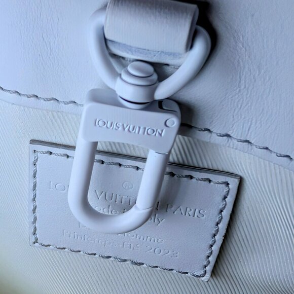 Louis Vuitton White Spring-Summer 2023 Men's Collection Neo Tote - Picture 16 of 16